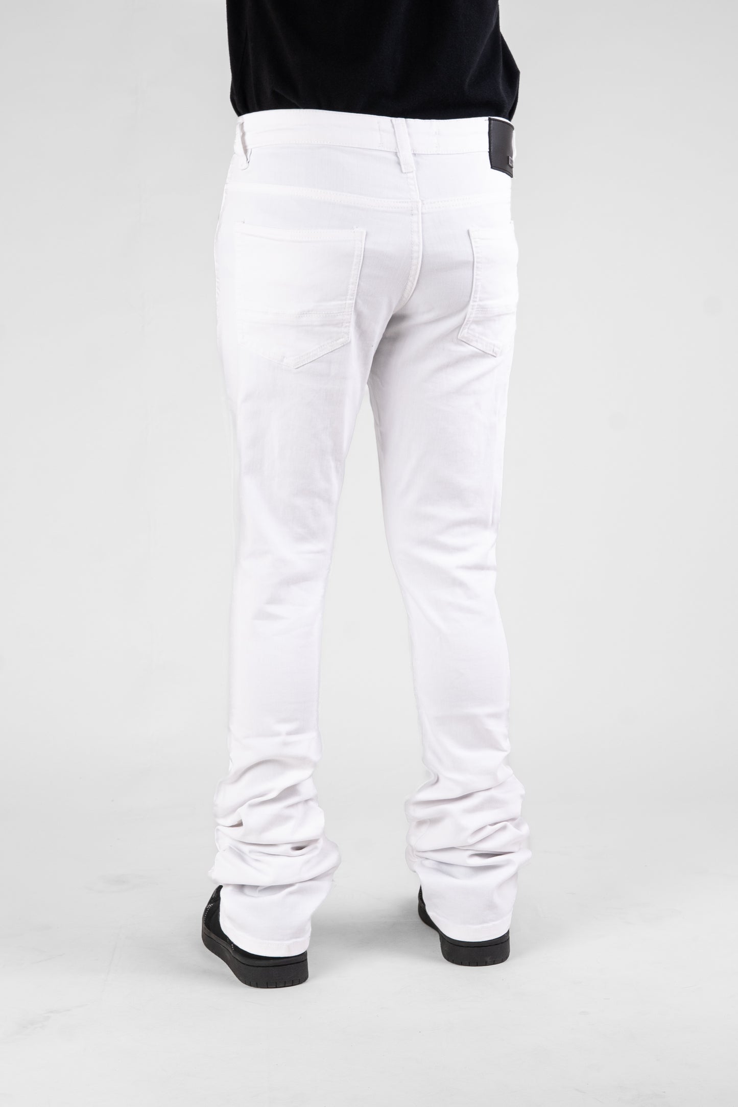 MENS CLASSIC ULTRA STRETCH DENIM - STACKED WHITE DZTR-526